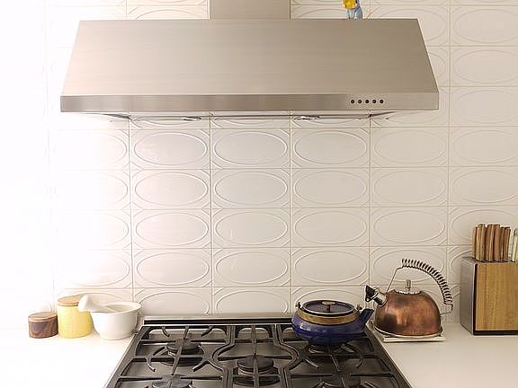 Vented gas range oven