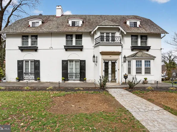 8148 High School Rd, Elkins Park, PA 19027