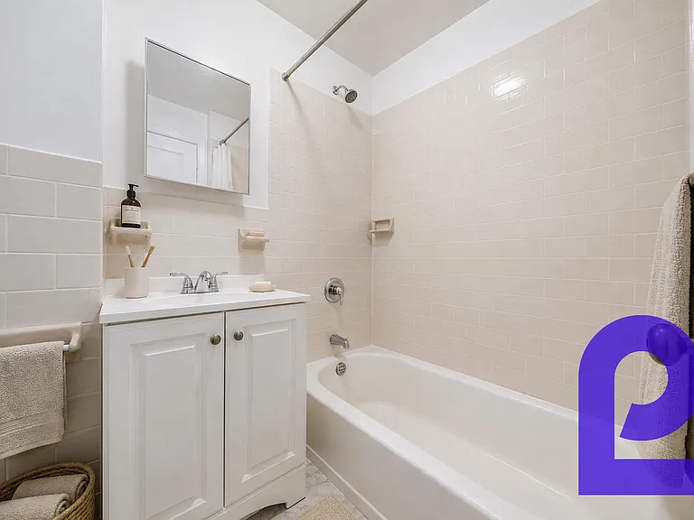 518 Wales Ave #6 — Photo 8