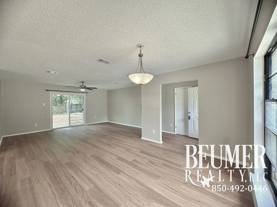 4234 Baywoods Dr