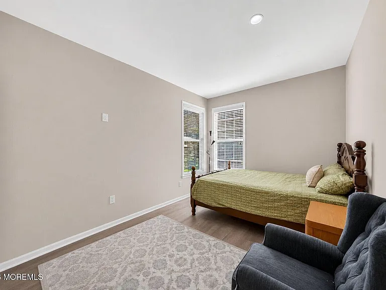 14 Heathrow Ct — Photo 37