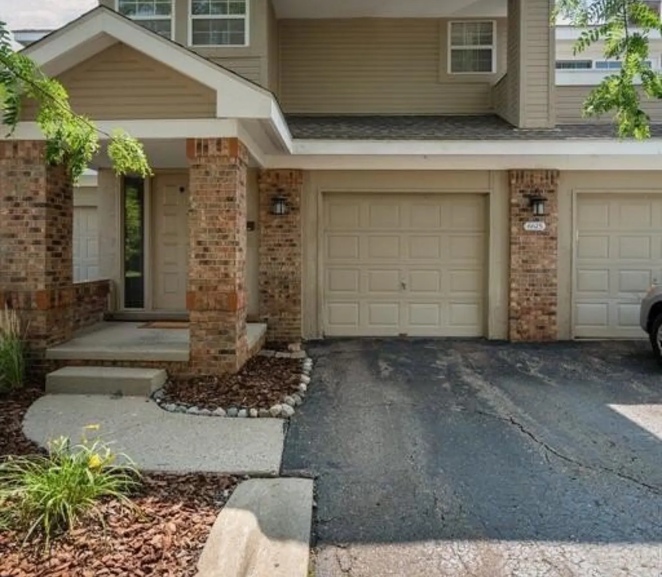 2 bed, 1450 sqft, $2,000 — Photo 1