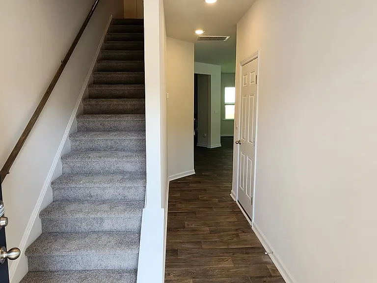 7104 N Mills Rd — Photo 6