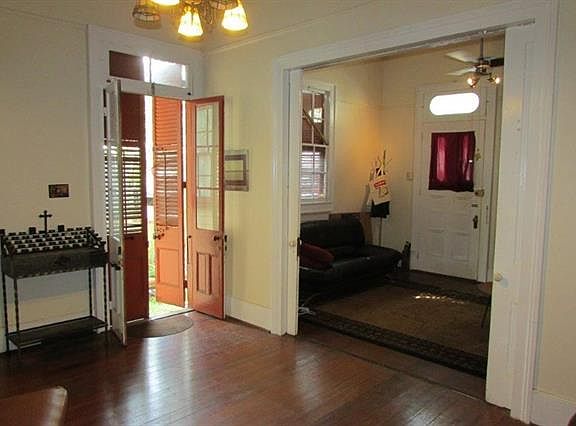 4th image of 2352 Marais St