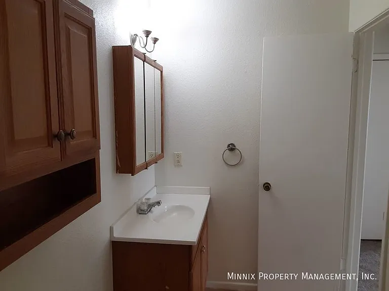 711 S Austin Ave #201 — Photo 7