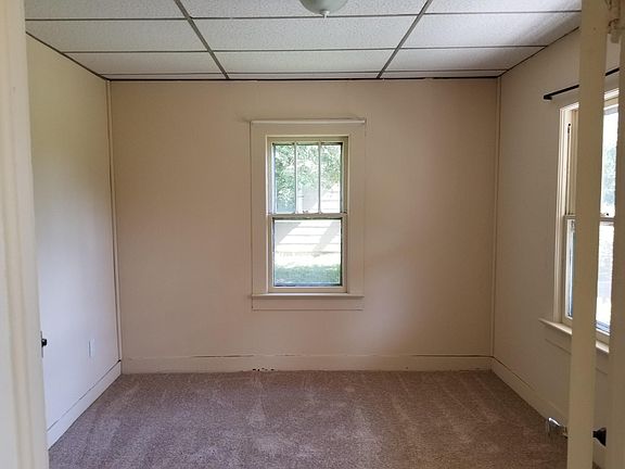 4th image of 12 Strawberry Ln