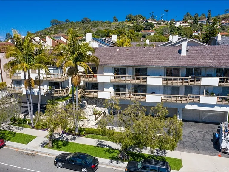 Lunada Bay Apartments — Photo 5