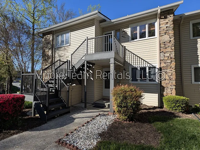 471 Britton Creek Dr — Photo 1