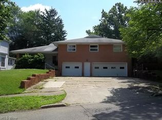 718-720 Cambridge Rd, Coshocton, OH 43812