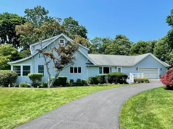 2725 Skunk Lane, Cutchogue, NY 11935