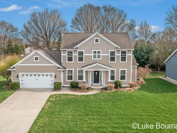 10234 Crabapple Ln, Zeeland, MI 49464