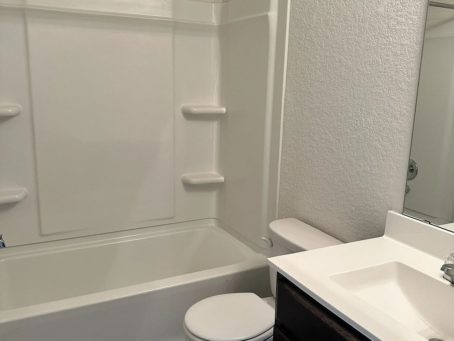 4 bed, 1666 sqft, $2,045 — Photo 4