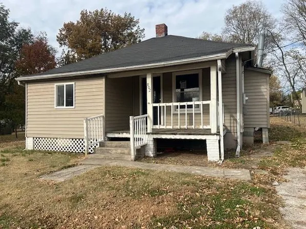 802 Reyburn St, Richmond, MO 64085