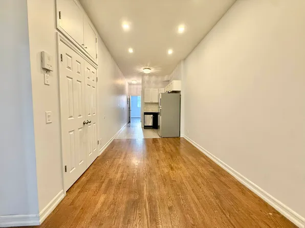 690 Onderdonk Avenue image 1 of 12