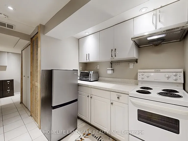 30 Paperbirch Dr — Photo 19