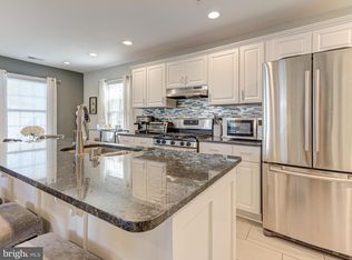 110 Colfax Dr, Manassas Park, VA 20111
