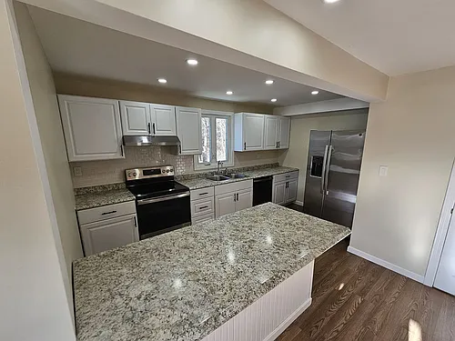 1230 Smyth Rd #2 Photo 1