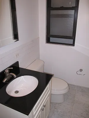 Rented by Metropolis Real Estate of Manhattan | media 27