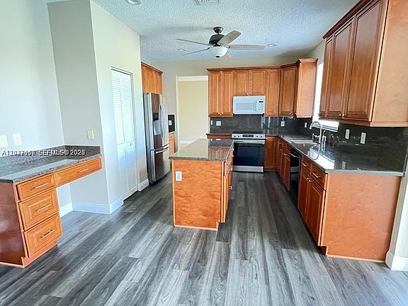 4th image of 558 Stonemont Dr