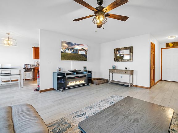 5th image of 3070 Warwickshire Dr