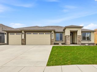 12101 Vincenzo Dr, Pasco, WA 99301