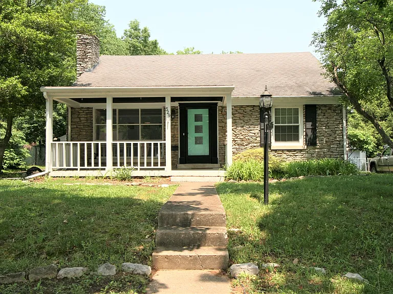 529 Reed Ln — Photo 1