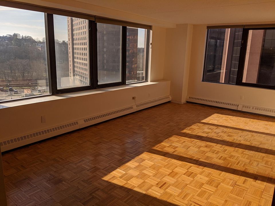 1st image of 4 Martine Ave APT 817