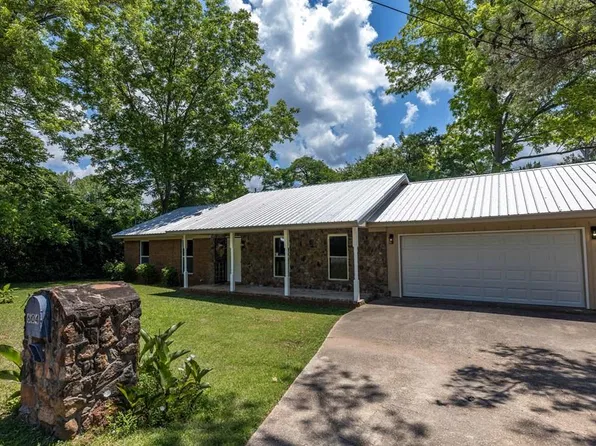 604 Pear St, West Point, GA 31833