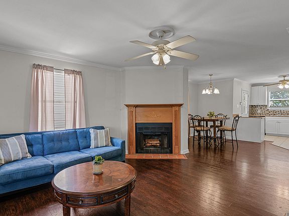 3rd image of 15524 Riverdale Ave E