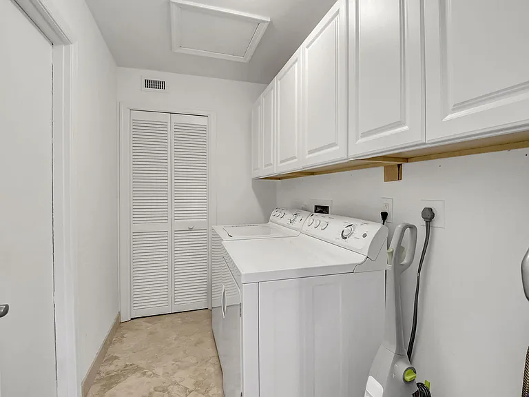 804 Foxpointe Cir — Photo 23