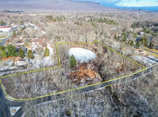 1-0 Mountain View Dr, Stroudsburg, PA 18360