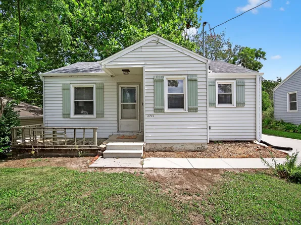 2741 57th St, Des Moines, IA 50310