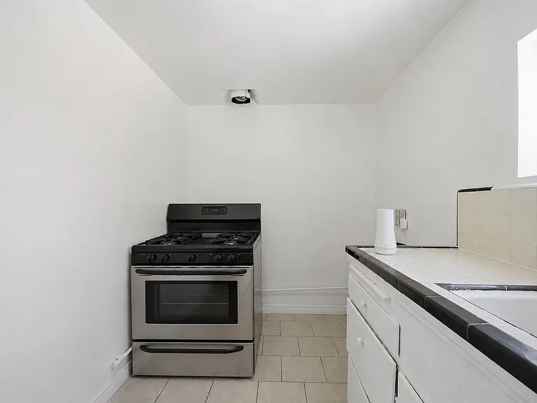 4914 Maine Ave — Photo 7