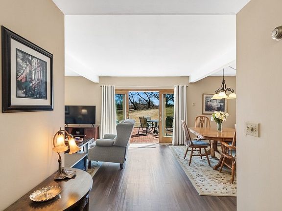 3rd image of 29 Fairway Pl