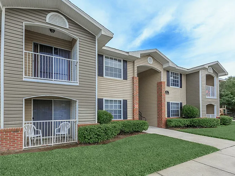 Lakeland Landing Apartments — Photo 10