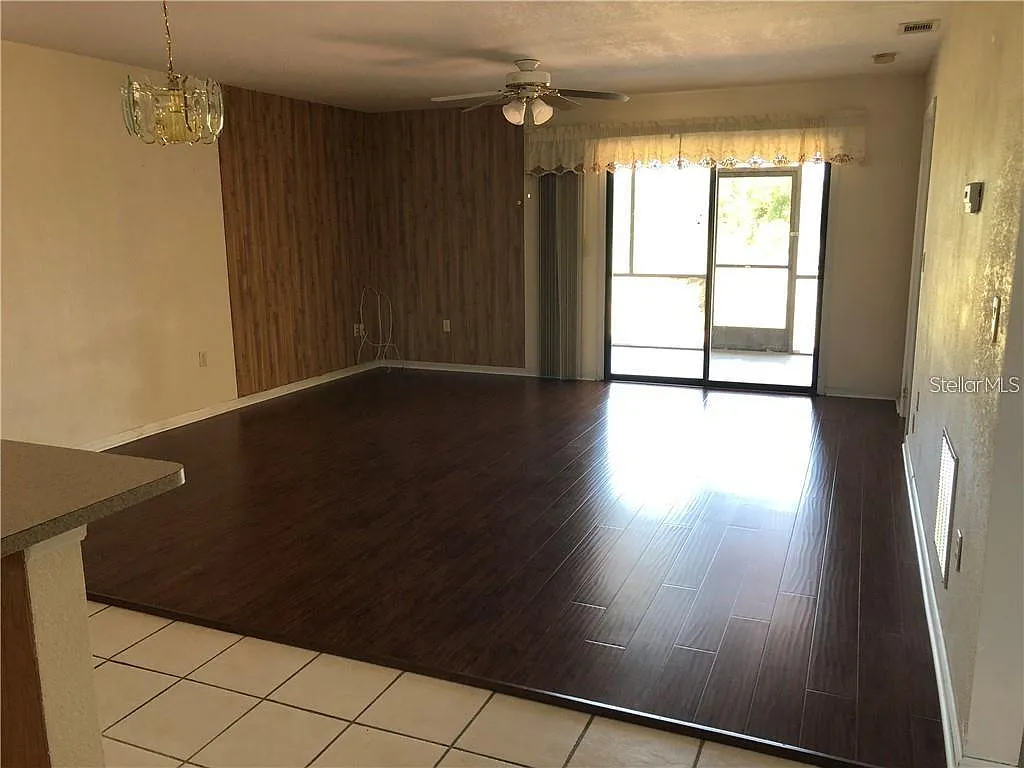 2 bed, 2.0 bath, 984 sqft, $1,300 — Photo 4