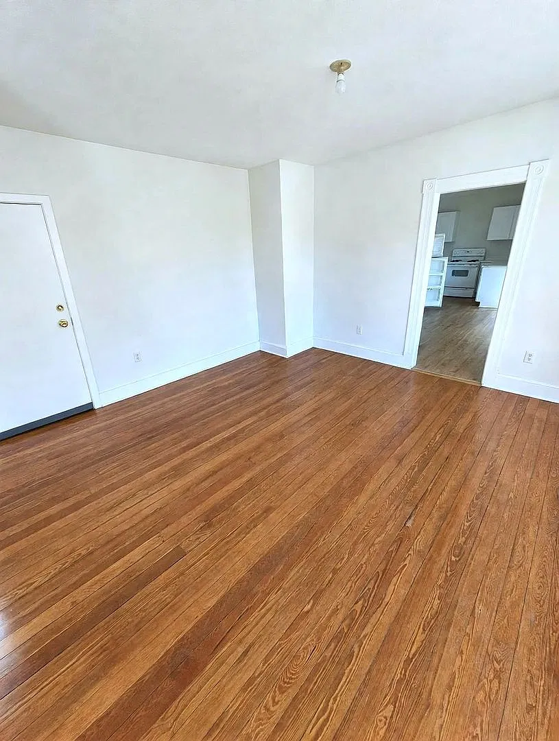 503 Baldwin St — Photo 4