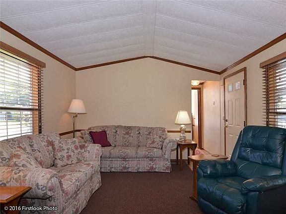 2nd image of 99 Holiday Ct