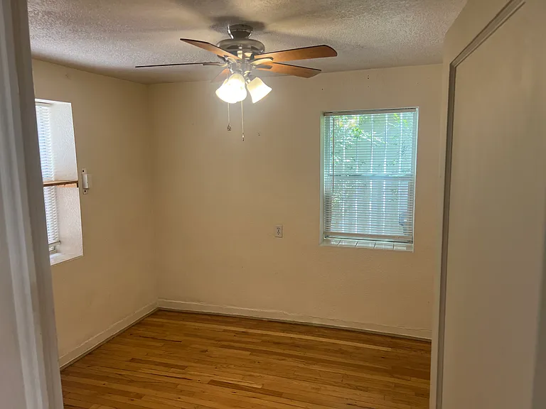 403 Columbia Dr SE — Photo 23
