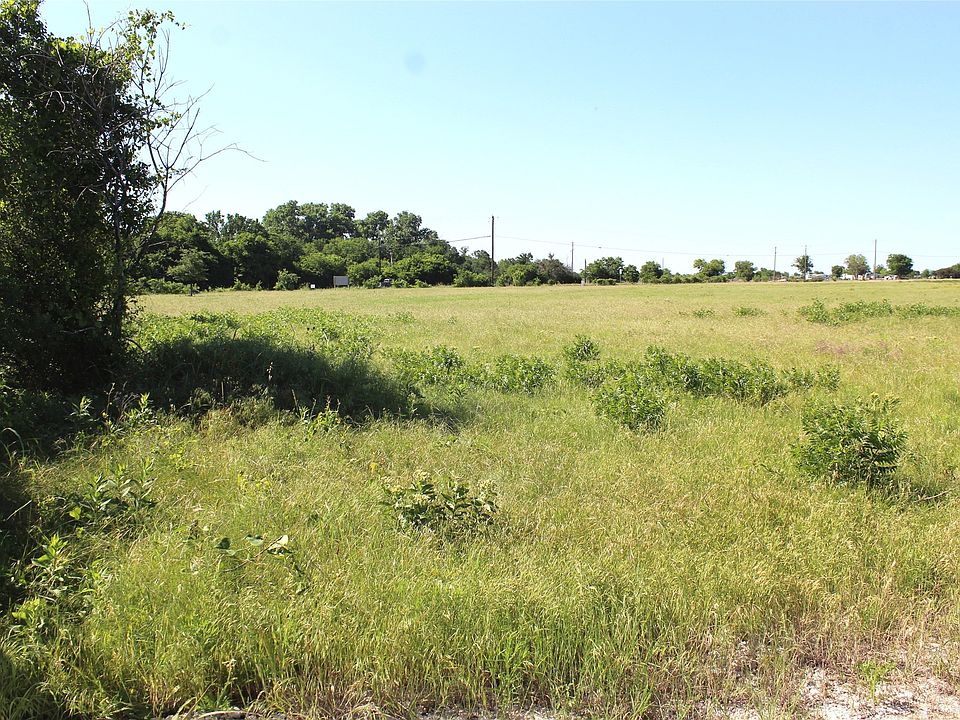 2nd image of 225 County Road 215