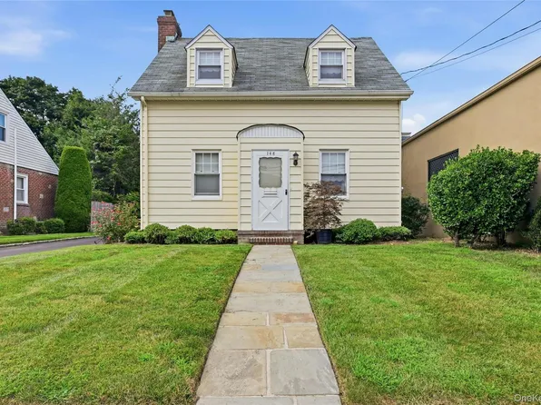 148 Canterbury Road, Williston Park, NY 11596