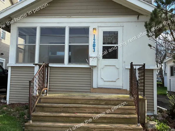 1203 Edward St, Lansing, MI 48910