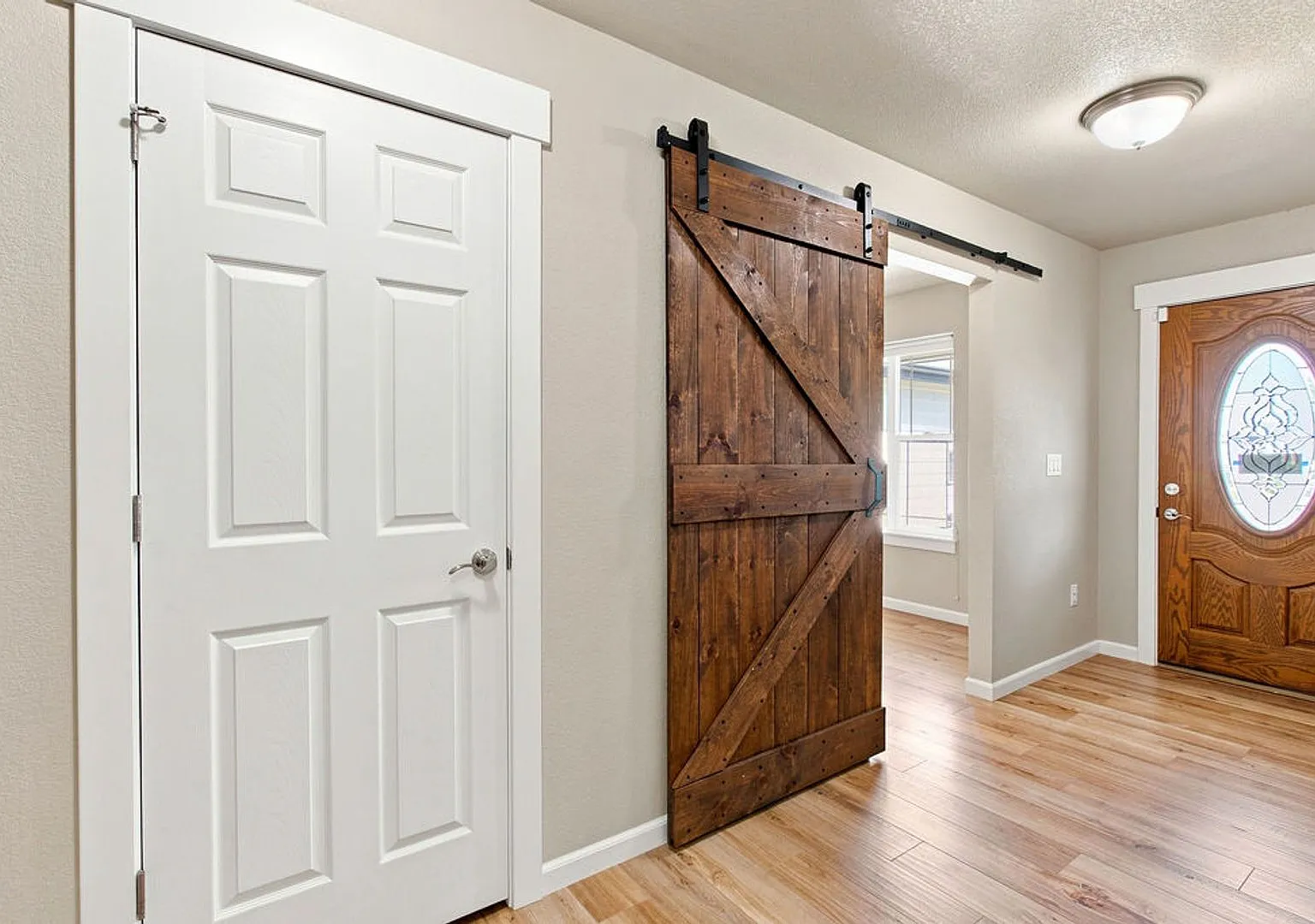 3 Bedroom Ranch in Windsor, Cul-de-Sac — Photo 3