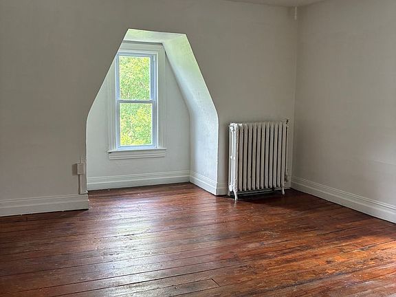 5th image of 442 Lincoln St #2