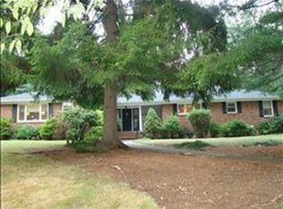 2 Deer Path, Green Brook, NJ 08812