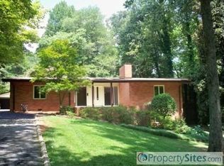 3940 Starmount Dr, Greensboro, NC 27410