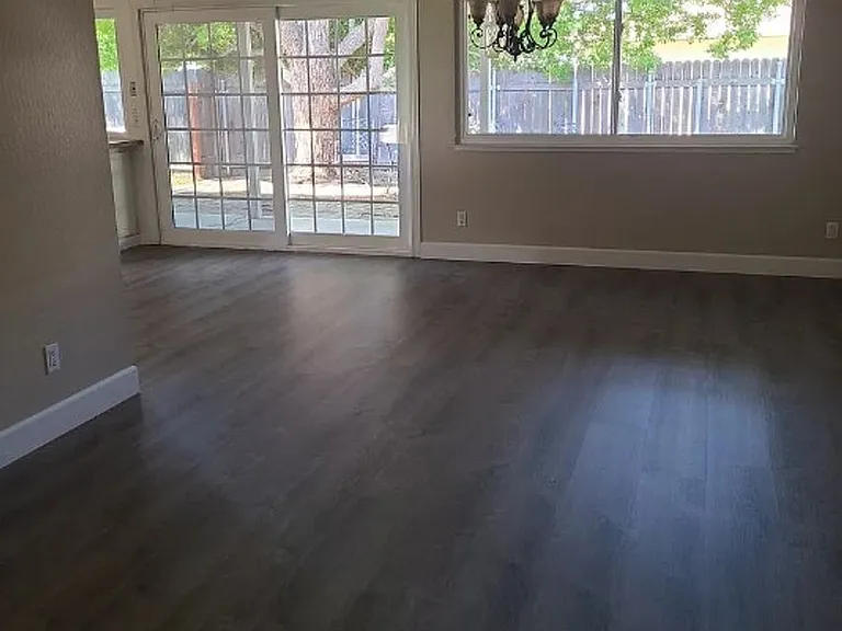 4901 Autumntree Ct — Photo 3