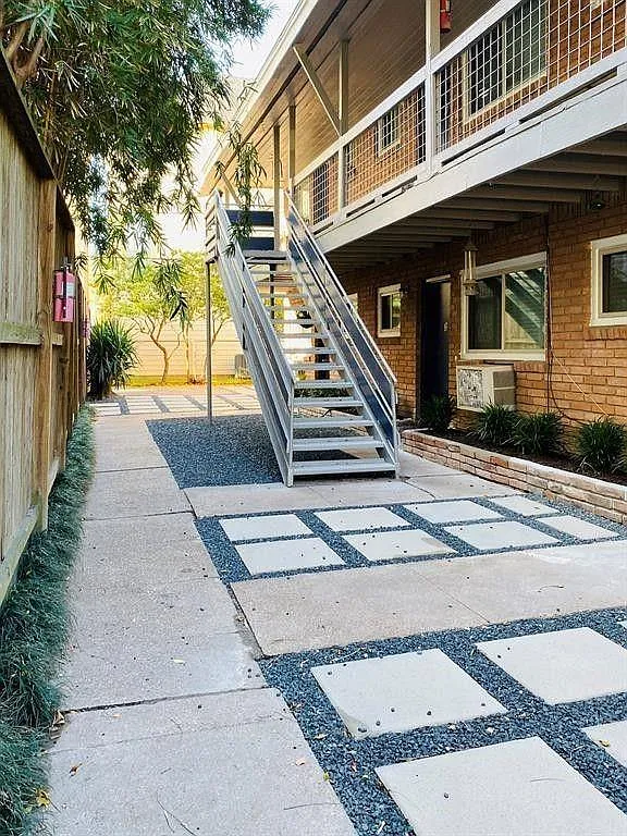 1 bed, 1.0 bath, 705 sqft, $1,150 — Photo 1