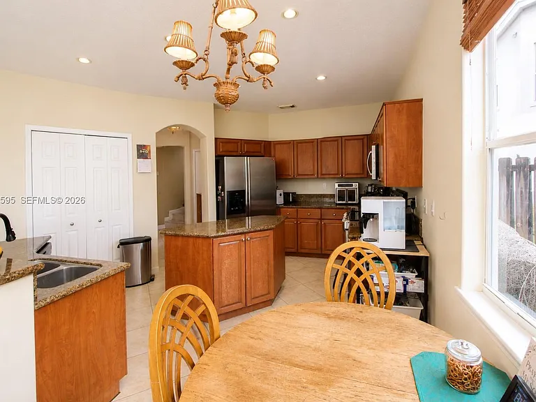 13989 SW 155th Ter — Photo 11