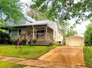 126 W Clark St, North English, IA 52316